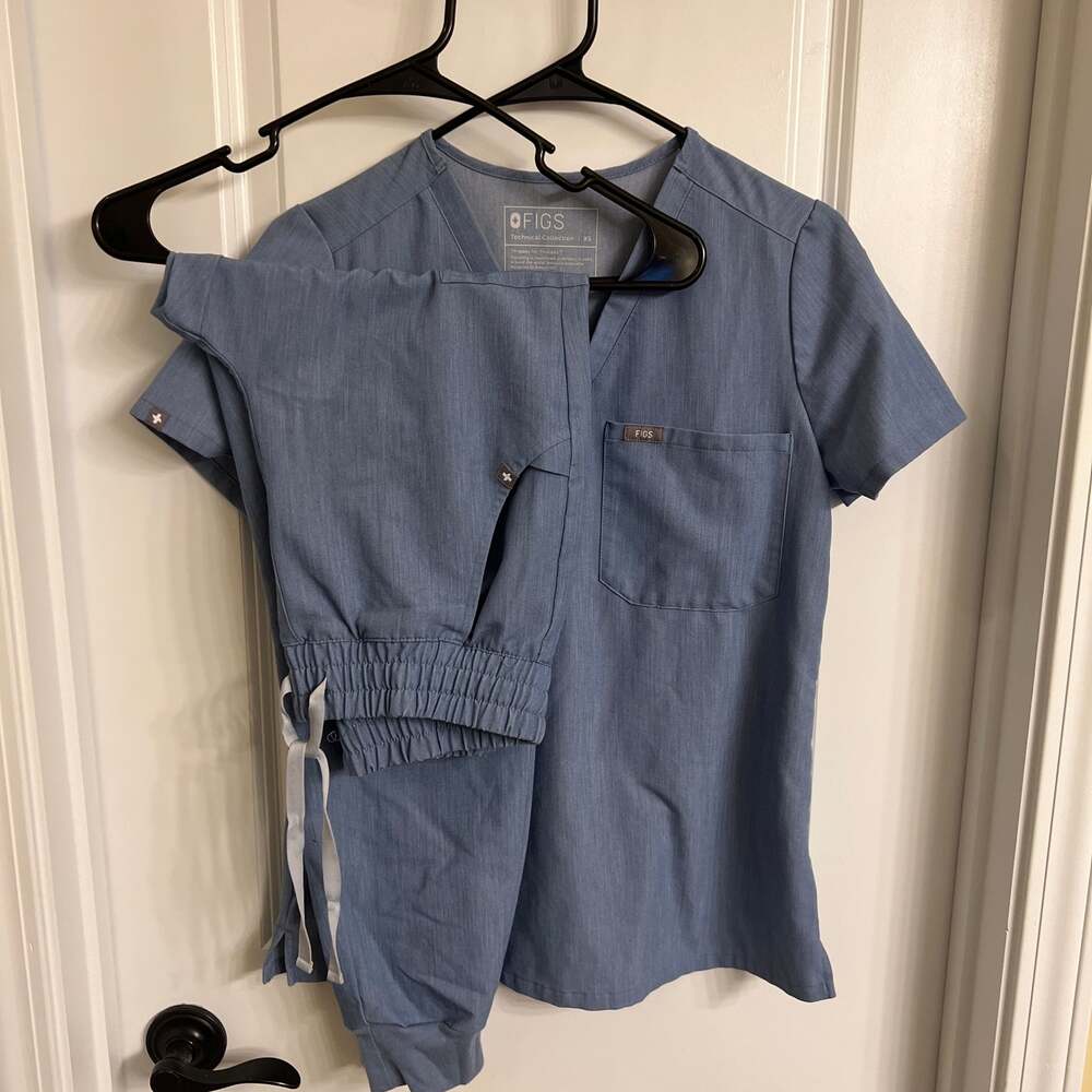 FIGS Catarina One-Pocket Scrub Top Women's Size Small Heather Indigo